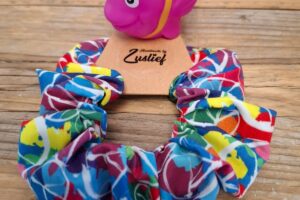 Scrunchie Love and Peace kleurig