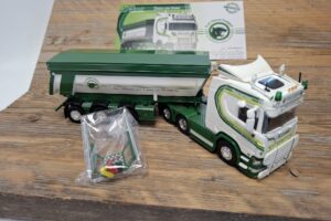 Tekno R530 met kieper